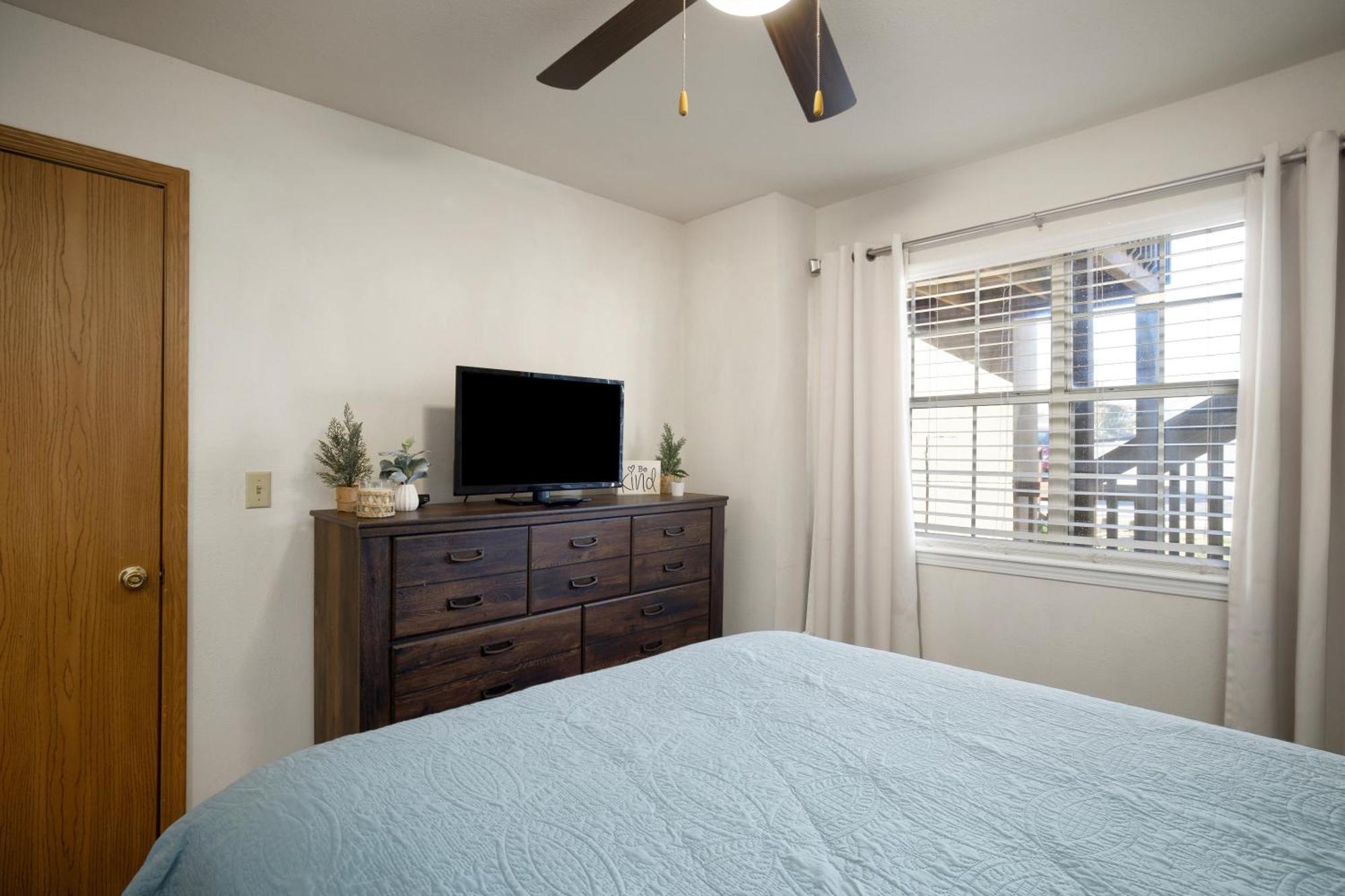 Walk-In, No Stairs Condo, Pets Welcome, 4 Mins To Silver Dollar City, 14 Mins To Ball Park Of America, Amazing Ozark Mountian Views Брэнсон Экстерьер фото